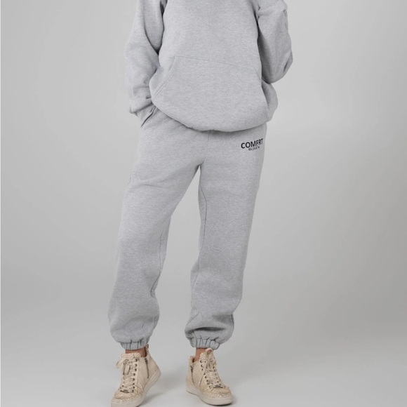 Comfrt Sweatpants size L color Sand (first picture) - Picture 3 of 7